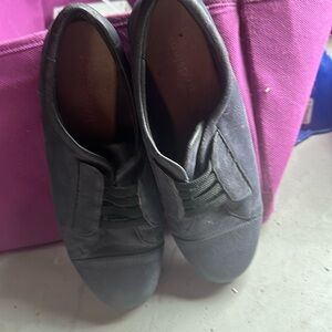 Easy spirit size 7 shoes blue. They run a tad wide.